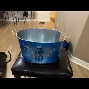 Miller Lite 15 Quart Metal Oval Beer Bucket with Handles
